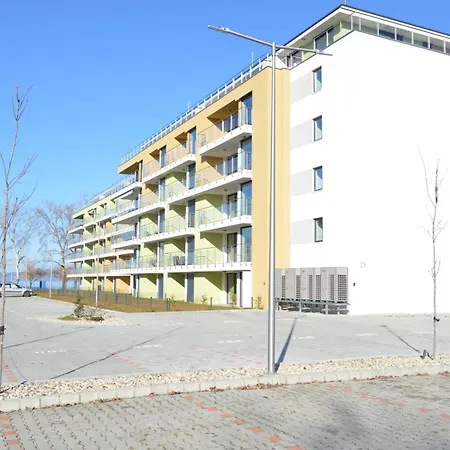 Siofok Ezuestpart Granada 4 Koezvetlen Vizparti Luxus Apartman Exterior photo