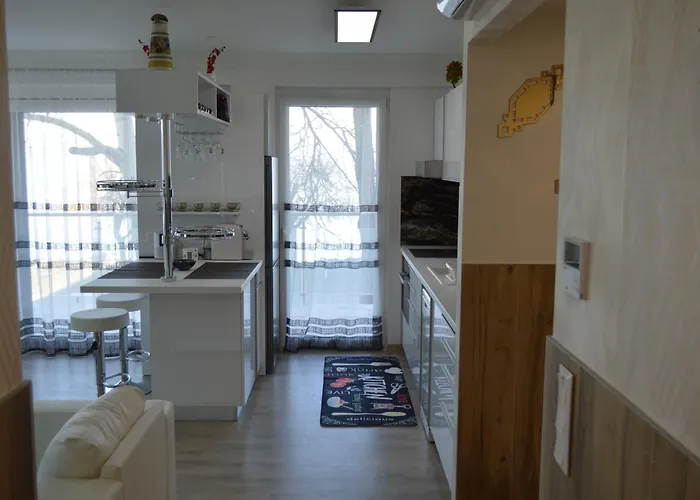 Siofok Ezuestpart Granada 4 Koezvetlen Vizparti Luxus Apartman