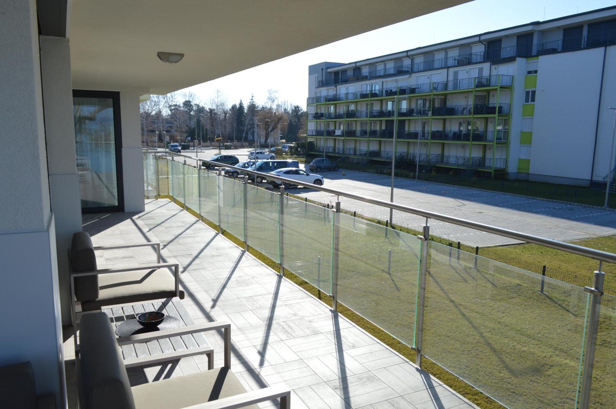 Ezuestpart Granada 4 Koezvetlen Vizparti Luxus * Siofok