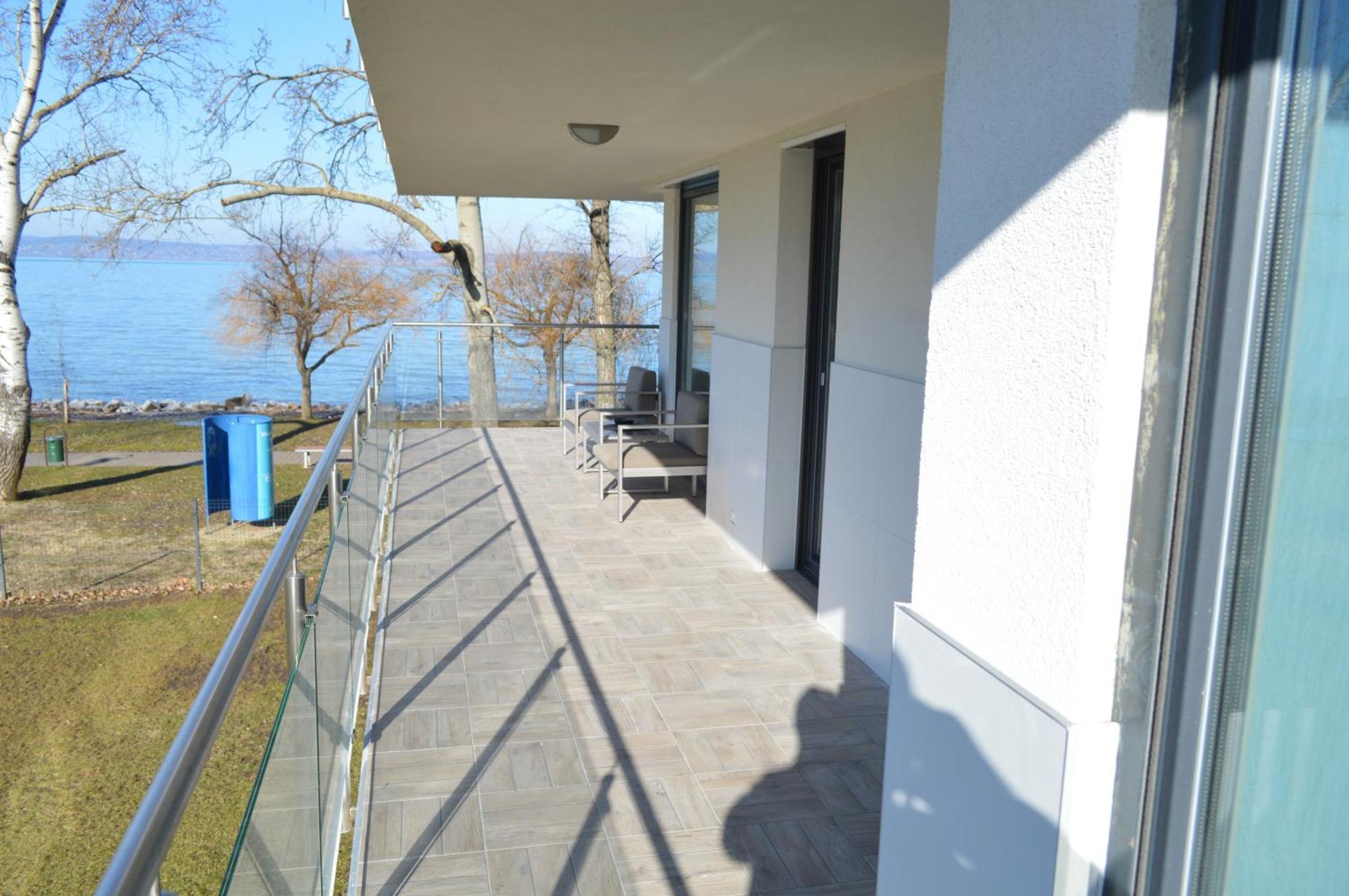 Ezuestpart Granada 4 Koezvetlen Vizparti Luxus Apartment