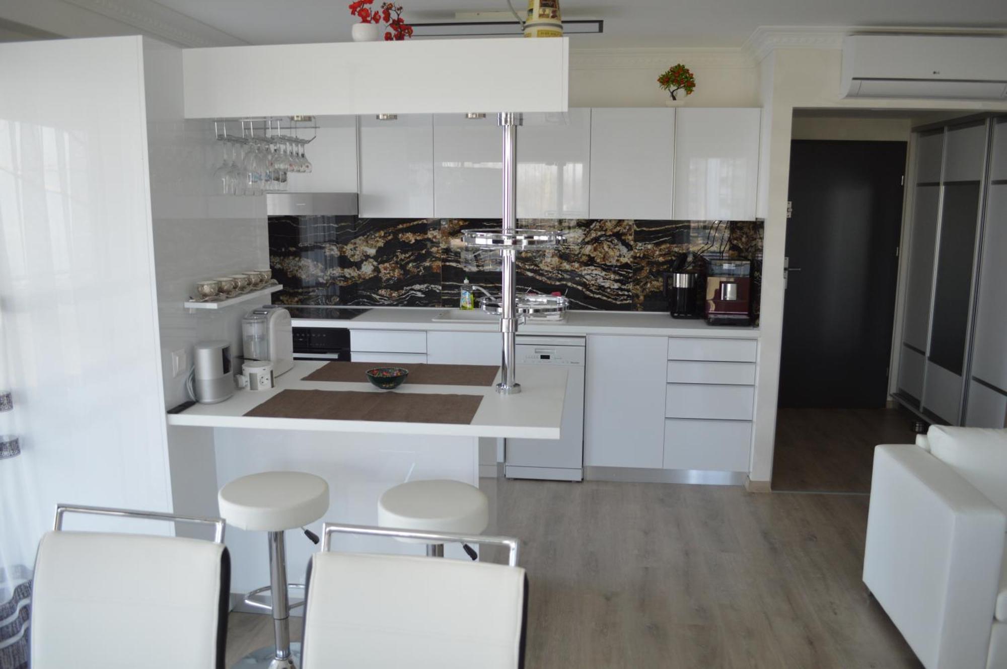 Apartment Ezuestpart Granada 4 Koezvetlen Vizparti Luxus Siofok