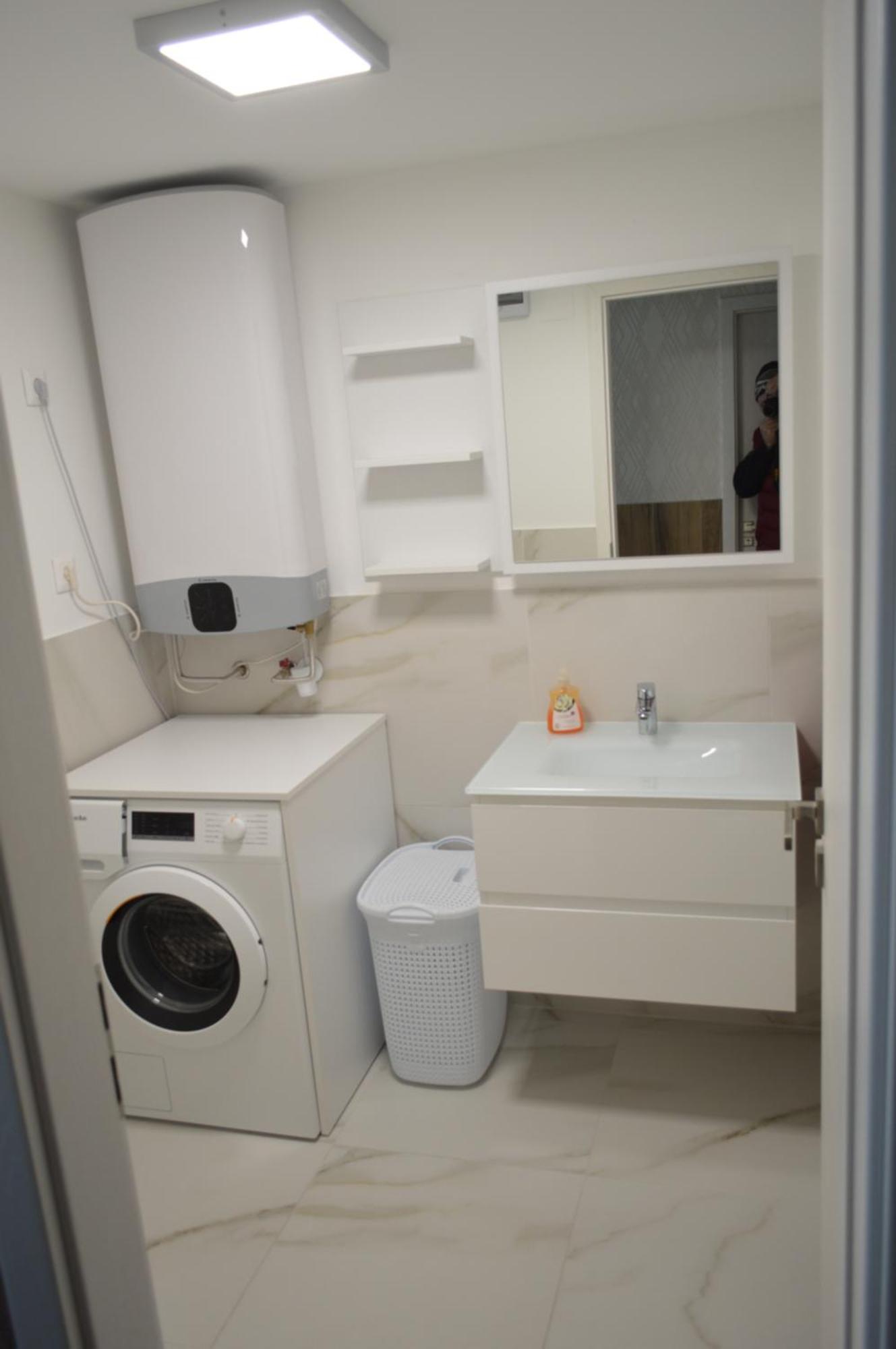 Apartment Ezuestpart Granada 4 Koezvetlen Vizparti Luxus