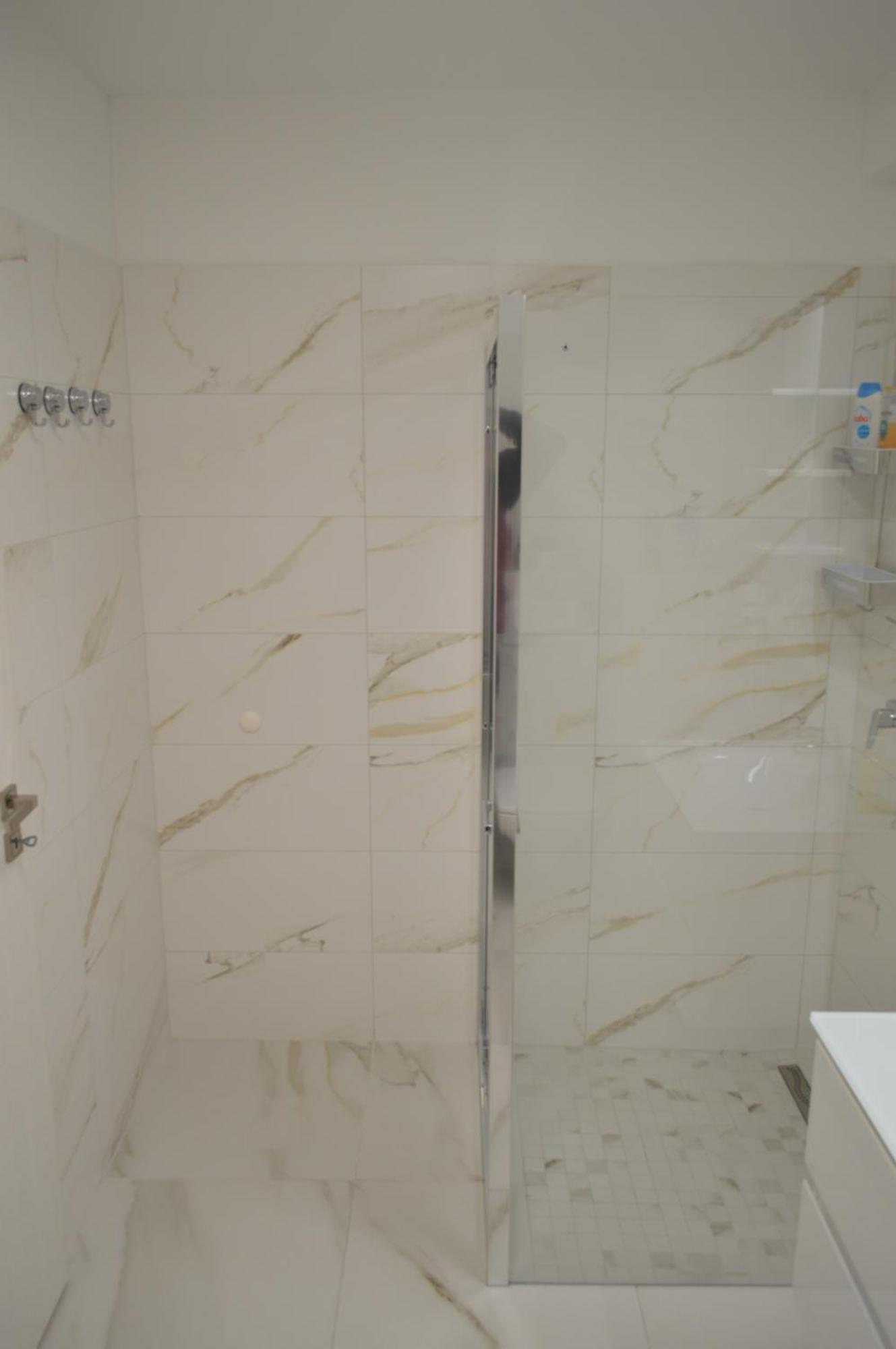 Apartment Ezuestpart Granada 4 Koezvetlen Vizparti Luxus *