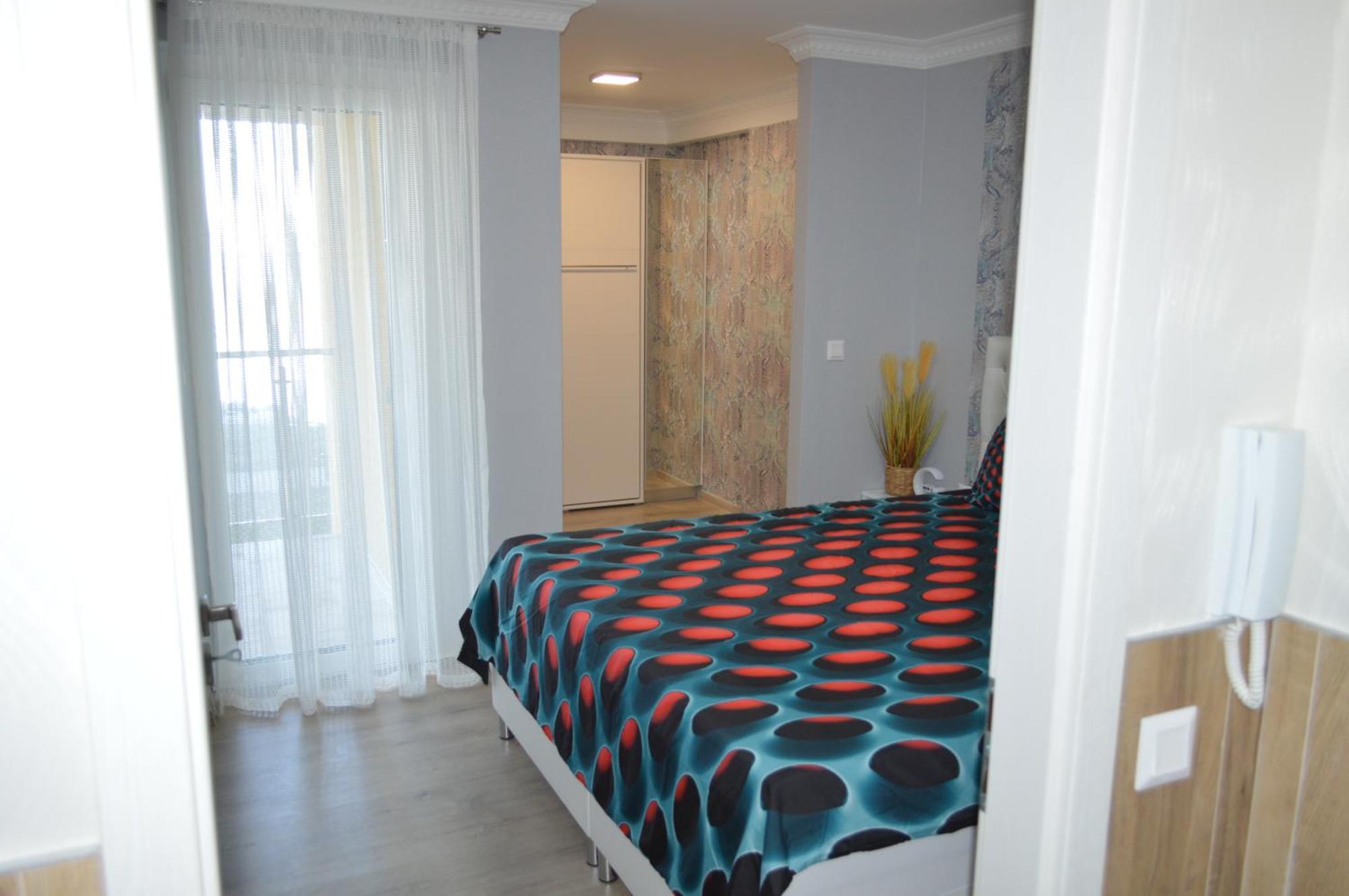 Apartment Ezuestpart Granada 4 Koezvetlen Vizparti Luxus